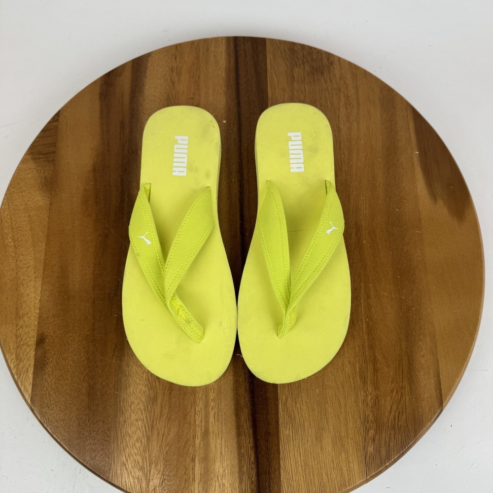 New Womens Puma Sandy Green Casual Thong Flip Flop Sandals Size 8 M NWOB